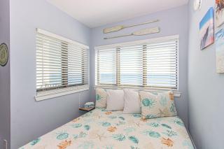Fully Updated Direct Ocean Front Studio with Panoramic Views Palace Resort 602 - Myrtle Beach - 4