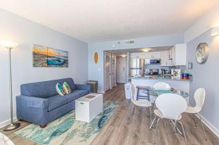 Fully Updated Direct Ocean Front Studio with Panoramic Views Palace Resort 602 - Myrtle Beach - 3