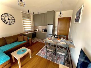 Fides Stylish Apartments Tivat with Pool - Tivat - 1