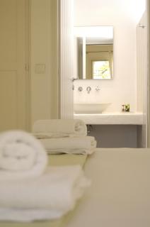 Kapetan Tasos Suites - Pollonia - 6