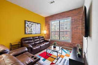 Hot Spot Loft mins from Galleria - 3