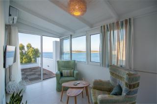 Aurelia Sea View Loft Suite - 6