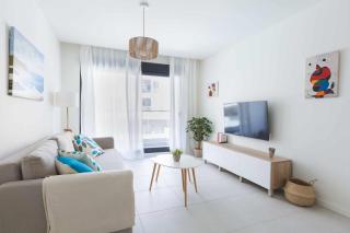 Sunny Art in Malaga Beach - 7