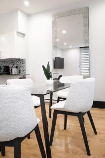 Chic 1-Bedroom Retreat in Montreal's Vibrant Plateau Mont-Royal Area - Apt 3 - Montreal - 4
