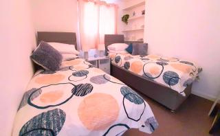 Bosun's Call Central Dartmouth - 2 Bed Apartment Self Check In Fast WiFi & Workspace - 4