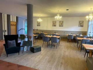 Hotel und Restaurant zum bunten Hirsch - Mirow - 1
