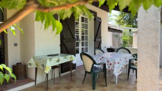 Villa entière au calme dans village provençal - 8