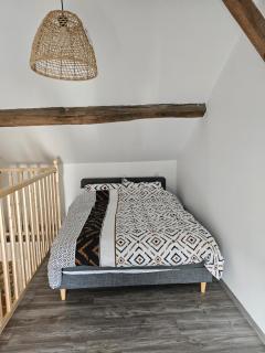 Hébergement atypique refait a neuf 2 chambres - - 4