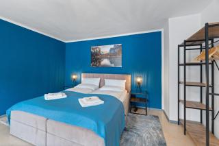 Krone - ES Bhf - 2Zi & 90m2 & 6xPrs - Balkon - 65"TV & Netflix - 9