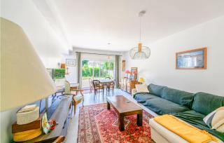 2 Bedroom Lovely Apartment In Poitiers - Poitiers - 8