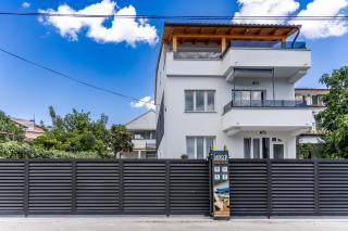 Beachfront Rooms & Apartments - Pakoštane - 8