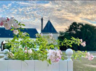 Charming Romantic Tower in Chateau Estate - 2