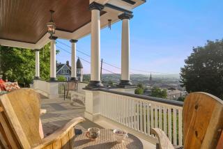 Dubuque's Front Porch, Historic Charmer, Walk Downtown - Dubuque - 0