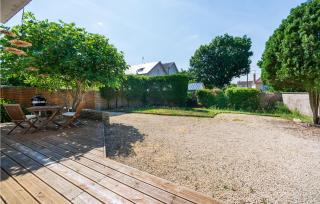 2 Bedroom Lovely Apartment In Poitiers - 2