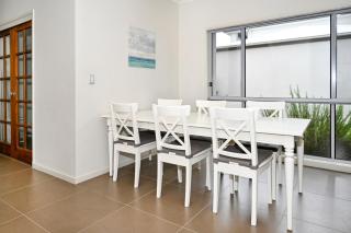 The Decks - Family Beach Getaway - 8 guests ZE9 - Kawana Waters - 4