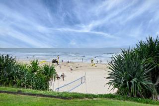 Elegant, Stylish, Magical Coolum Beach House - ZA8 - Coolum Beach - 1