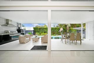 Elegant, Stylish, Magical Coolum Beach House - ZA8 - Coolum Beach - 0