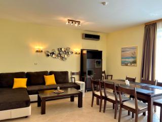 Premium Apartment Midia Beach - 1
