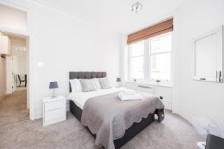 Leicester Square Apartment - 9
