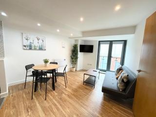 The Works-Fresh 2bed in centre, opposite Arndale. - 6