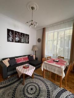 Family Home - Budapest - 8