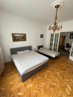 Family Home - Budapest - 4