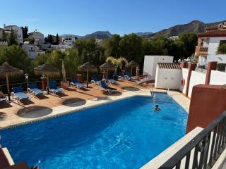 Spacious family villa Aljamar 8a - Nerja - 0