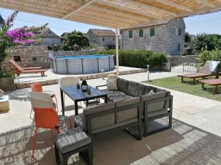 Holiday Home Bezic - Grohote - 8