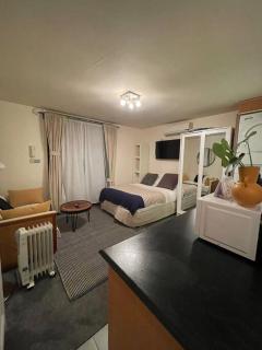 Cosy Studio with Courtyard in Vibrant Fitzroy! - 0