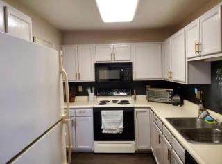 The Redhawk Hideaway: Charming 2BR Condo near Miami Univ in Oxford! Book now! - 8