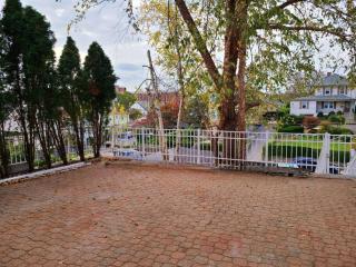 Entire Modern 1 Fam house/ 7 min walk to NYC Train - 7