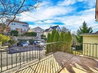 Entire Modern 1 Fam house/ 7 min walk to NYC Train - 5