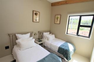 Garden Flat - Walk To The Beach (no load shedding) - Plettenberg Bay - 7
