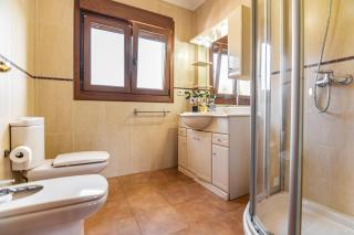 Apartamentos privados con jardín y barbacoa compartida en Laredo - Laredo - 5
