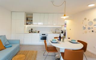 JesLiving Hvar - 2 Bedroom Elegant Apartment with Sea View in Historic Center of Hvar Town - Hvar - 4