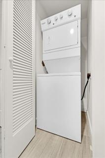 Devereaux Miami Luxury One-Bedroom and Studios - Miami - 2