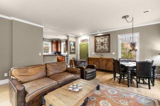 The Marsh House home - 8