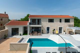 Villa Simone - Designer - Modern & Heritage Mix - Enclosed - Office - Kringa - 4