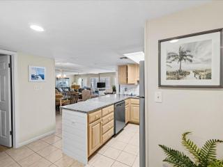Holiday Surf and Racquet Unit 208 - Destin - 3