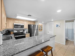 Holiday Surf and Racquet Unit 208 - 9