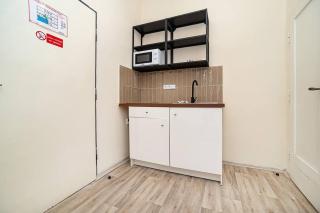 Modern studio with balcony + TV - Prague - 2