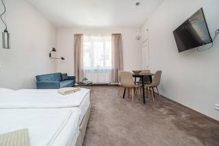 Modern studio with balcony + TV - Prague - 1