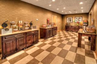 Hampton Inn & Suites Kalamazoo-Oshtemo - 1