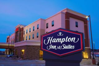 Hampton Inn & Suites Bismarck Northwest - Bismarck - 0
