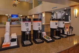 Hampton Inn and Suites Bakersfield North-Airport - Bakersfield - 1