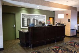 Hampton Inn & Suites Bismarck Northwest - Bismarck - 7