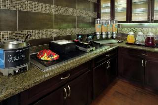 Homewood Suites Beaumont - Beaumont - 8