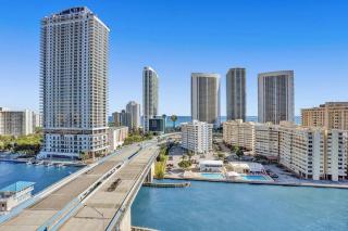 Perfect Vacation 4 Bedroom Condo Beach Access - Hallandale Beach - 6