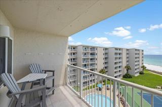 Holiday Surf and Racquet Unit 608 - 6