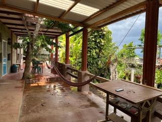 Out Back Zapote - Flores - 3